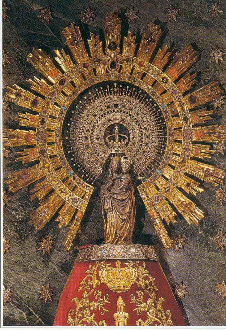 Notre Dame du Pilier.                                                               Apparation de la Vierge Marie  Saint Jacques le Majeur en l'an 40.                                                                               Basilique Notre Dame  Saragosse en Espagne.